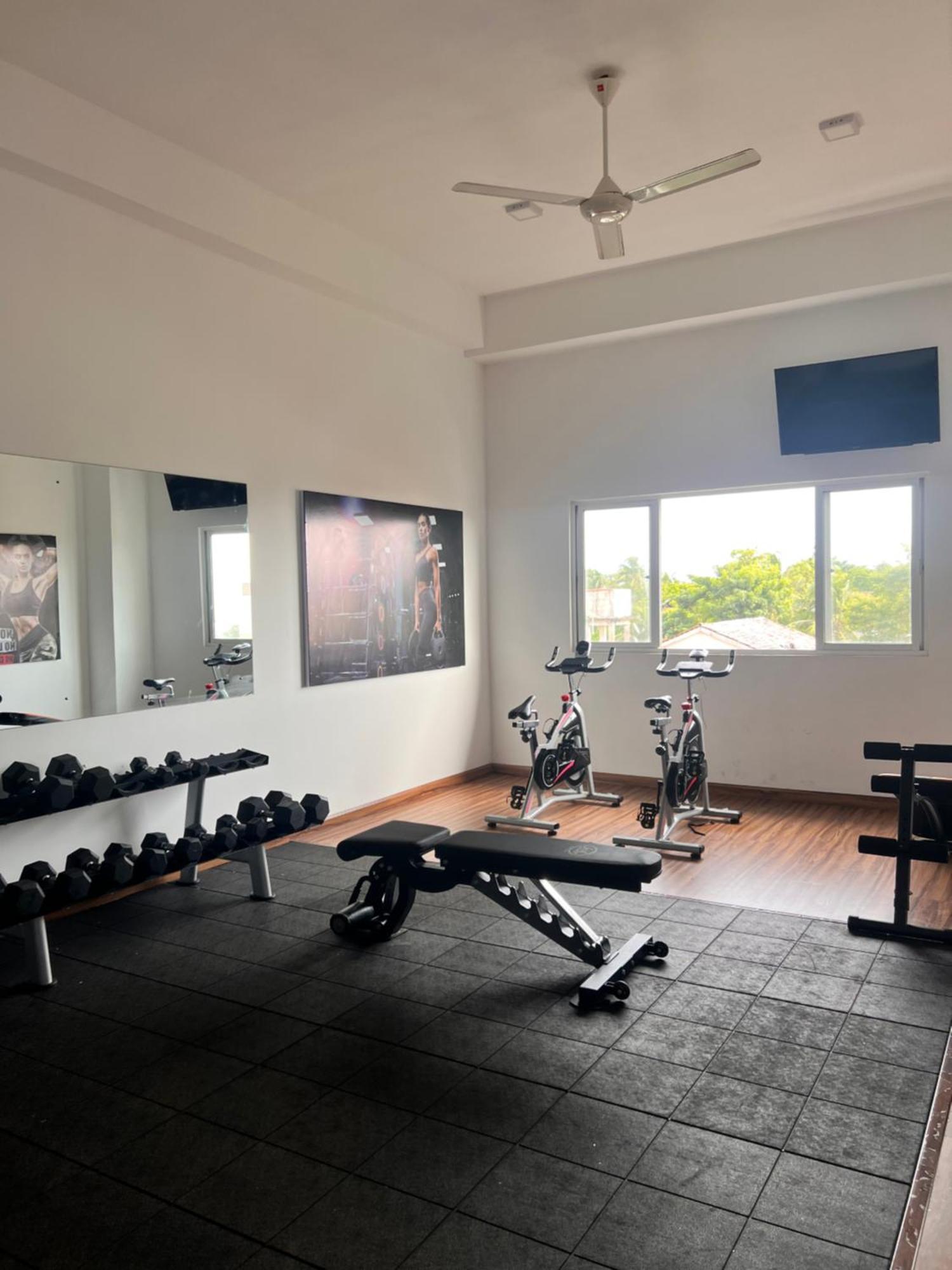 Ocean Breeze Negombo- Tidesend Luxury Beach Apartments מראה חיצוני תמונה