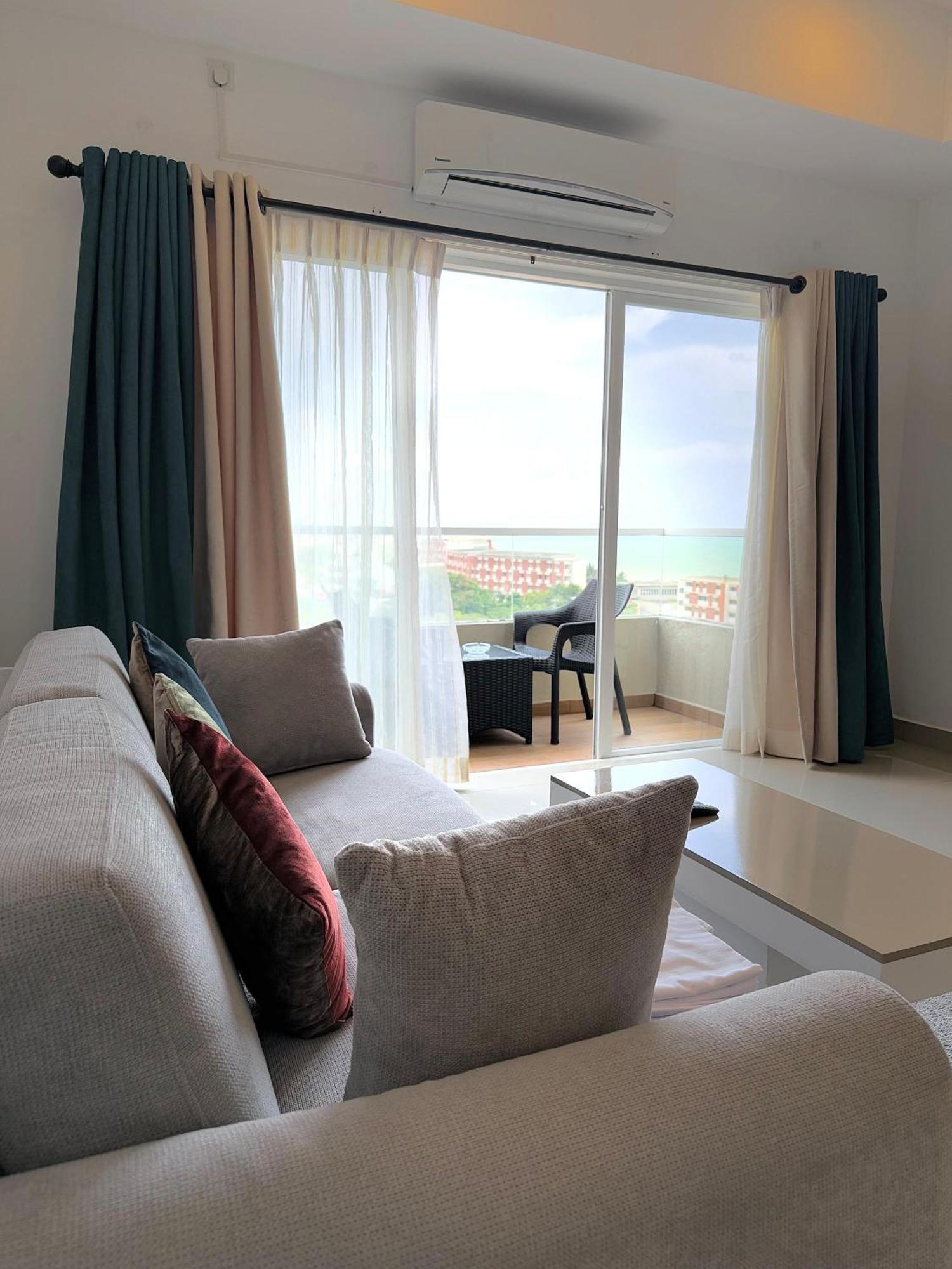 Ocean Breeze Negombo- Tidesend Luxury Beach Apartments מראה חיצוני תמונה
