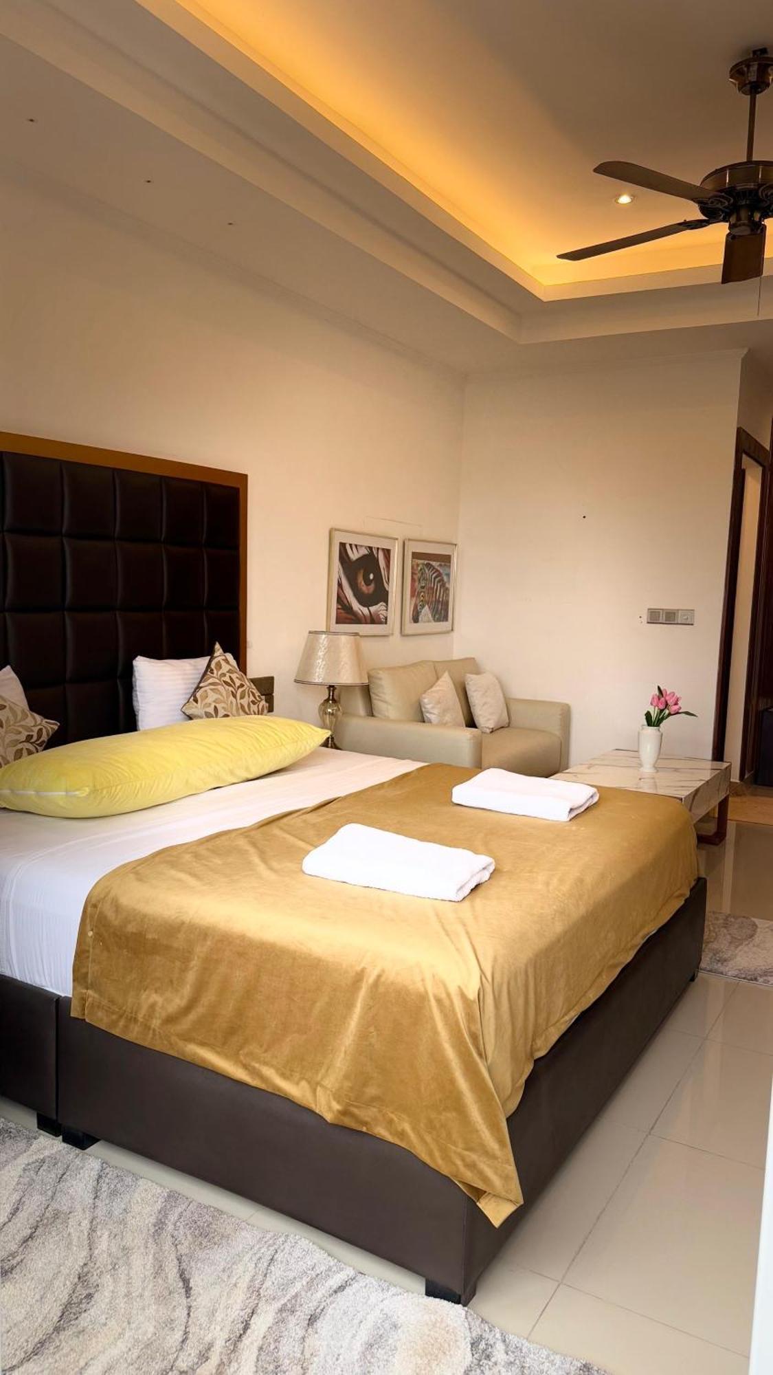 Ocean Breeze Negombo- Tidesend Luxury Beach Apartments מראה חיצוני תמונה