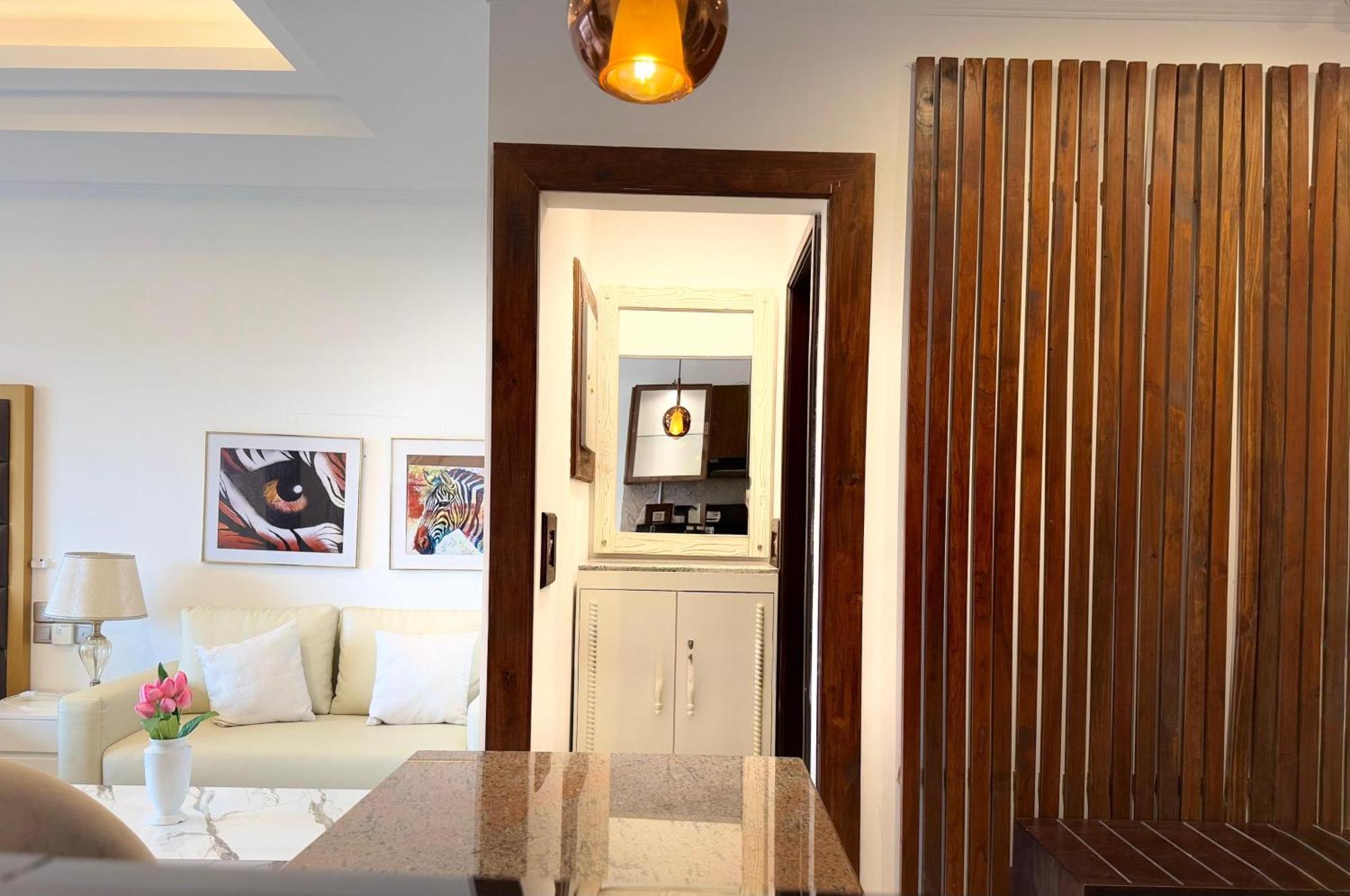 Ocean Breeze Negombo- Tidesend Luxury Beach Apartments מראה חיצוני תמונה