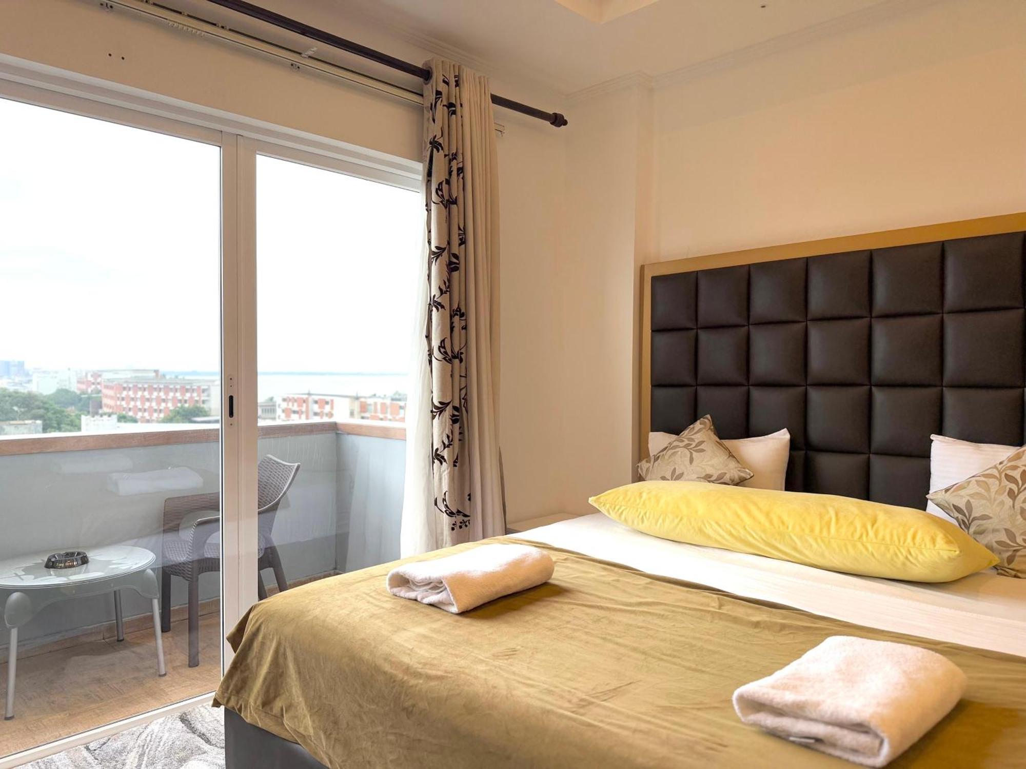 Ocean Breeze Negombo- Tidesend Luxury Beach Apartments מראה חיצוני תמונה