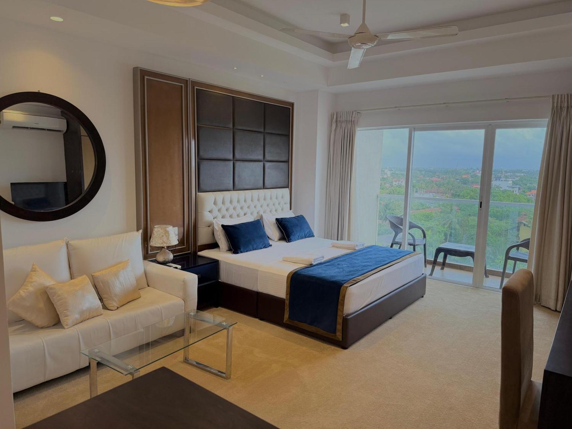 Ocean Breeze Negombo- Tidesend Luxury Beach Apartments מראה חיצוני תמונה