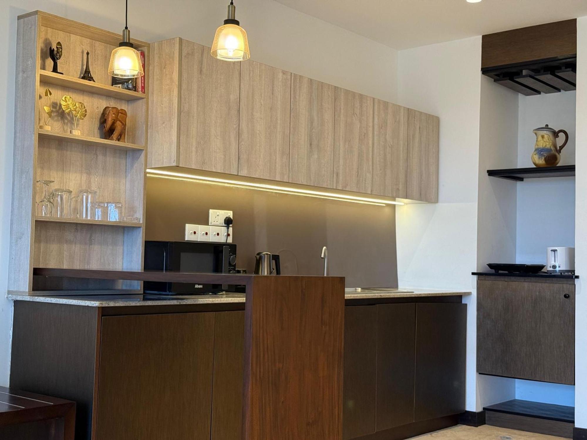 Ocean Breeze Negombo- Tidesend Luxury Beach Apartments מראה חיצוני תמונה