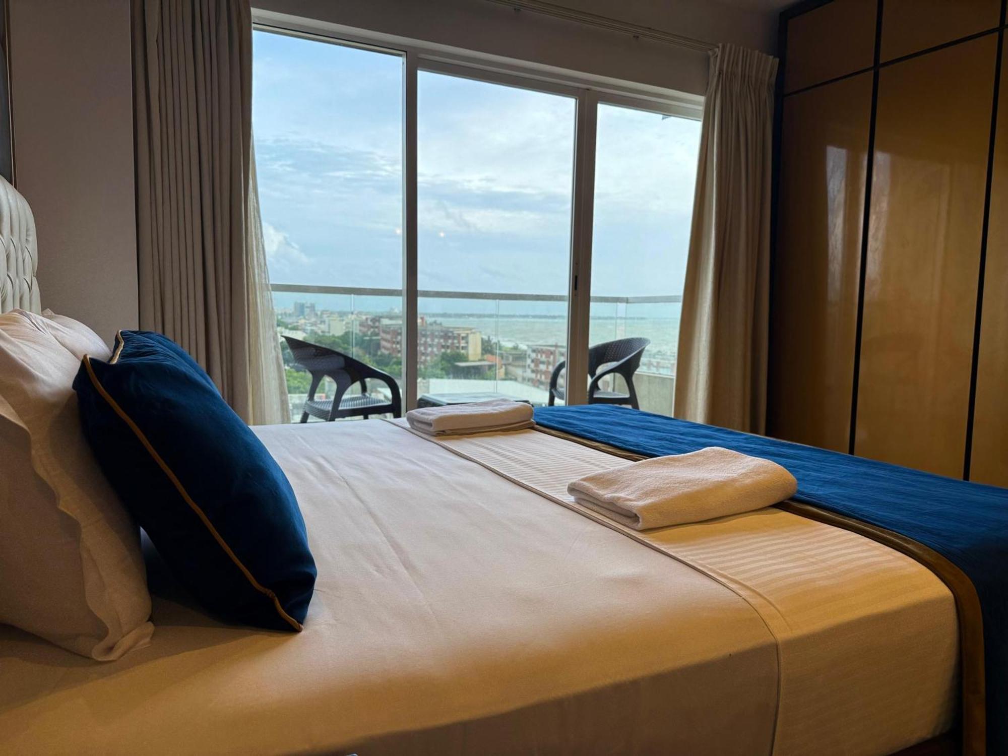 Ocean Breeze Negombo- Tidesend Luxury Beach Apartments מראה חיצוני תמונה